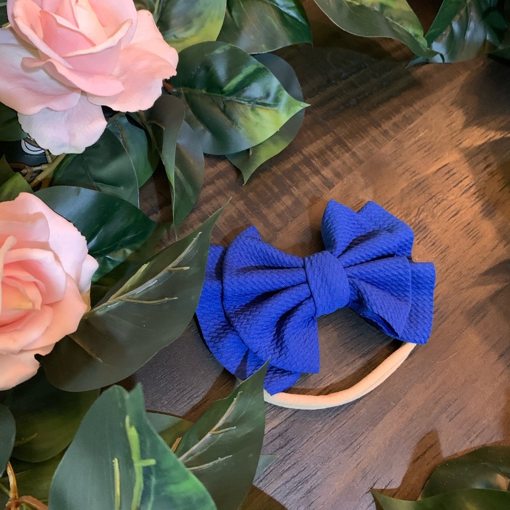 Big bow nylon headband.